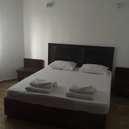 Bitez Oezel Havuzlu Muhafazakar 5+1 Hotel *