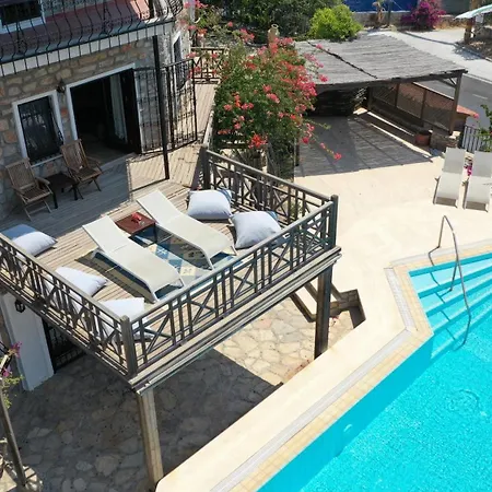 Bitez Oezel Havuzlu Muhafazakar 5+1 Bodrum